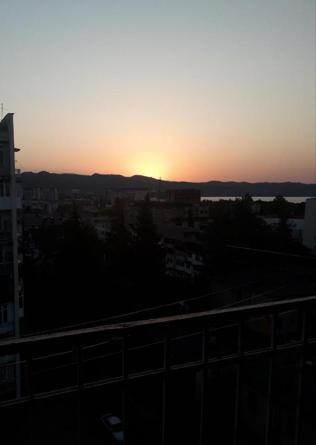 Chasha Polnaya Appartement Soechoemi Buitenkant foto