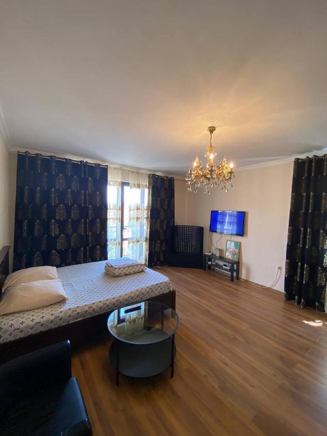 Chasha Polnaya Appartement Soechoemi Buitenkant foto